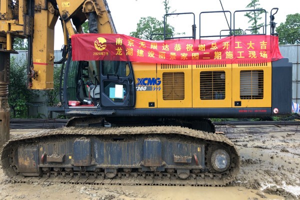 南京无限达旋挖钻机在龙湖建设丽景家园二期施工现场.jpg